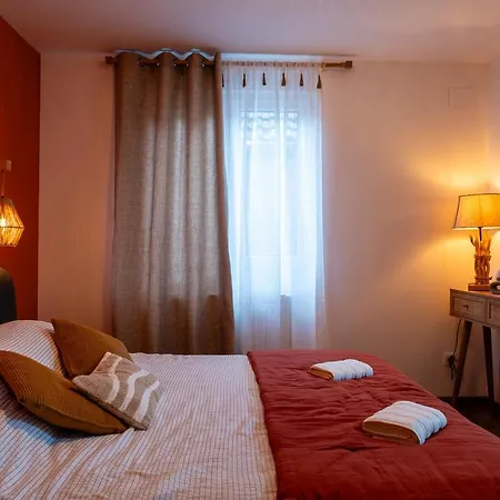 Standing Piscine Interieur Privatisee . *