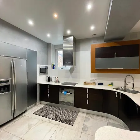 Apartment Standing Piscine Interieur Privatisee . *