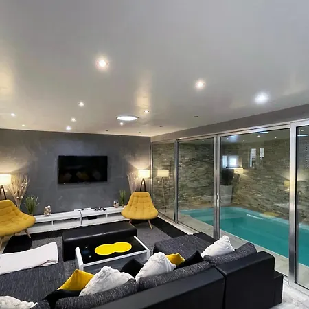 Apartment Standing Piscine Interieur Privatisee .
