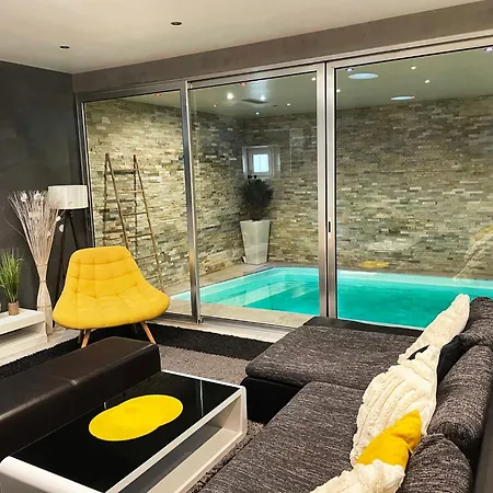 Alsace Piscine Interieure Chauffee Pour Huit Personnes *