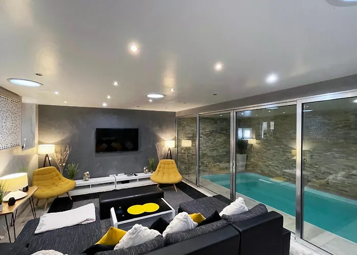 Apartment Standing Piscine Interieur Privatisee .