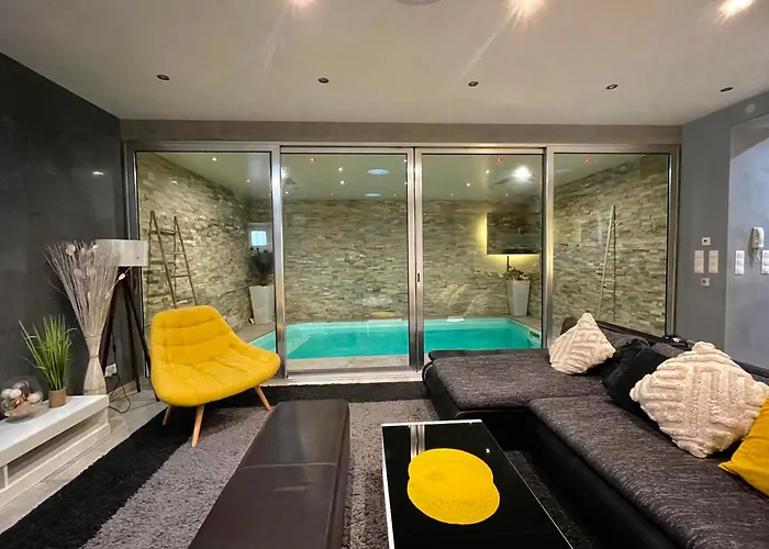 Standing Piscine Intérieur Privatisée . Apartamento